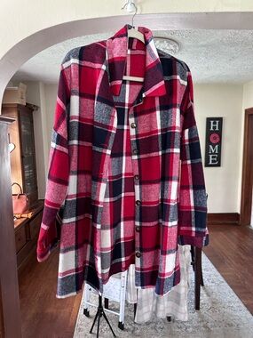 Women’s Red Plaid Button-Up Shacket Jacket